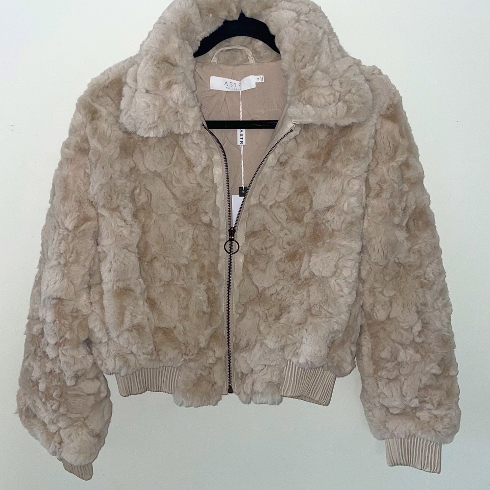 ASTR FUZZY BOMBER JACKET